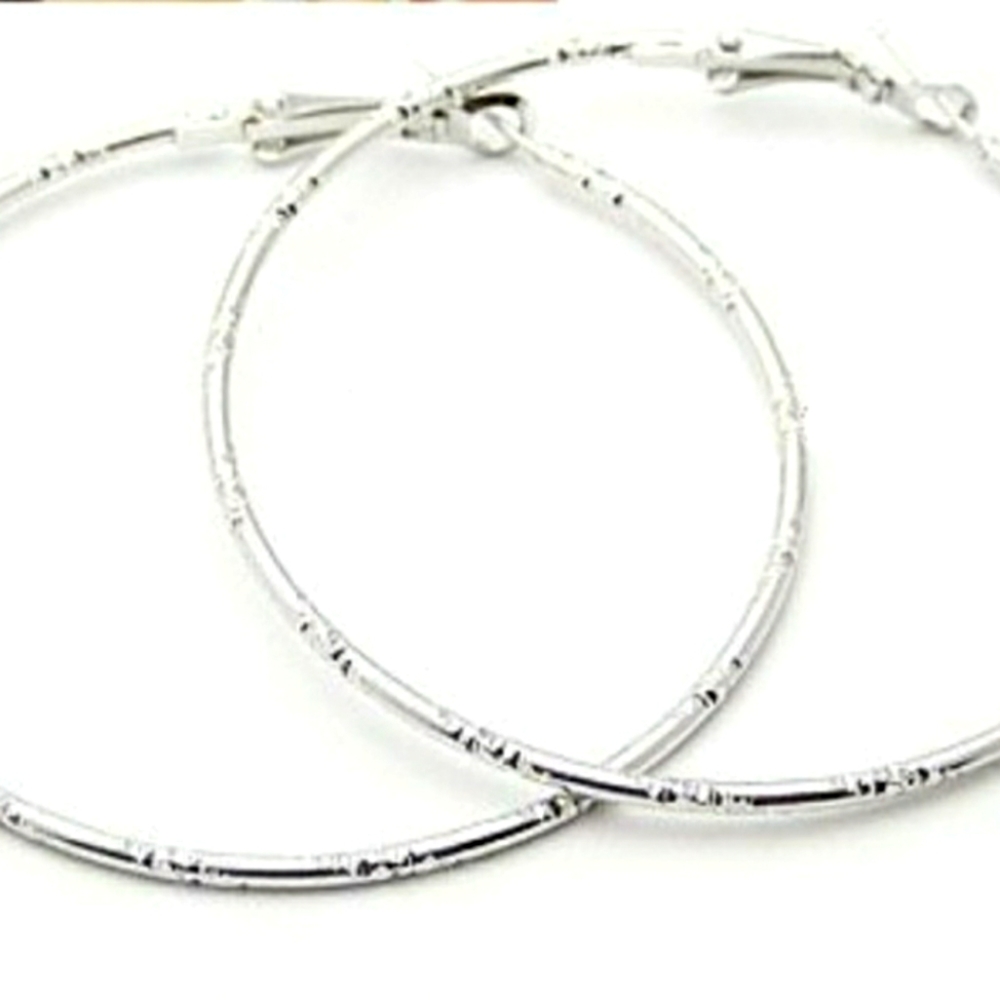Boho Silver Tone Bamboo Print Hoop Earrings.